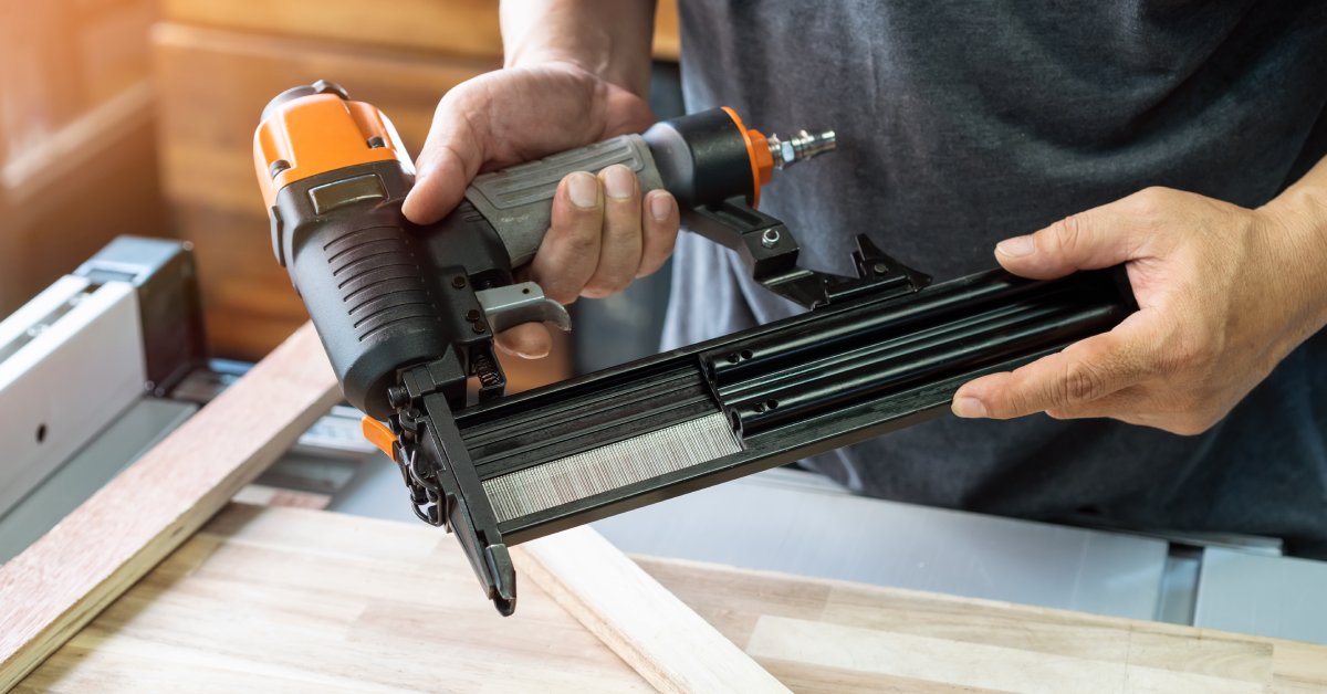 Top-Loading vs. Bottom-Loading Pneumatic Staplers